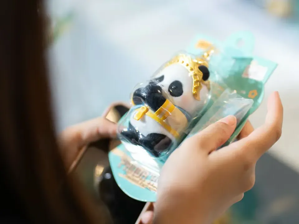 中国潮玩品牌52TOYS东南亚狂飙：泰国市场增速300%的破圈密码​