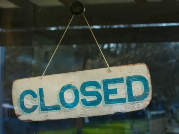 昔日年收7亿的电商巨头，轰然倒下