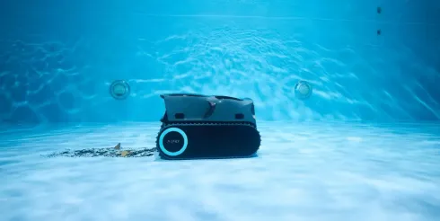 年入10亿，深圳老厂房跑出一个“第一股”