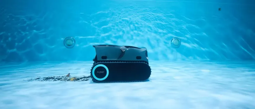 年入10亿，深圳老厂房跑出一个“第一股”