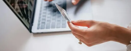 一个月赚了1900万！美国中产又捧红一个国产爆品