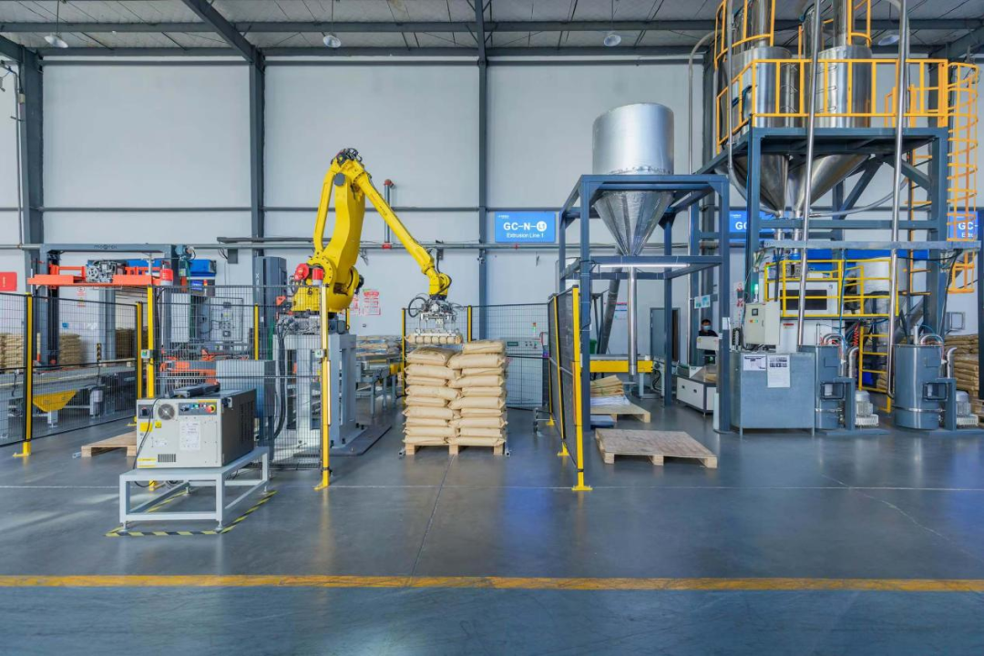 年入33亿，登顶全球第一！车间技术员靠小配件逆袭成行业大佬 | 品牌出海