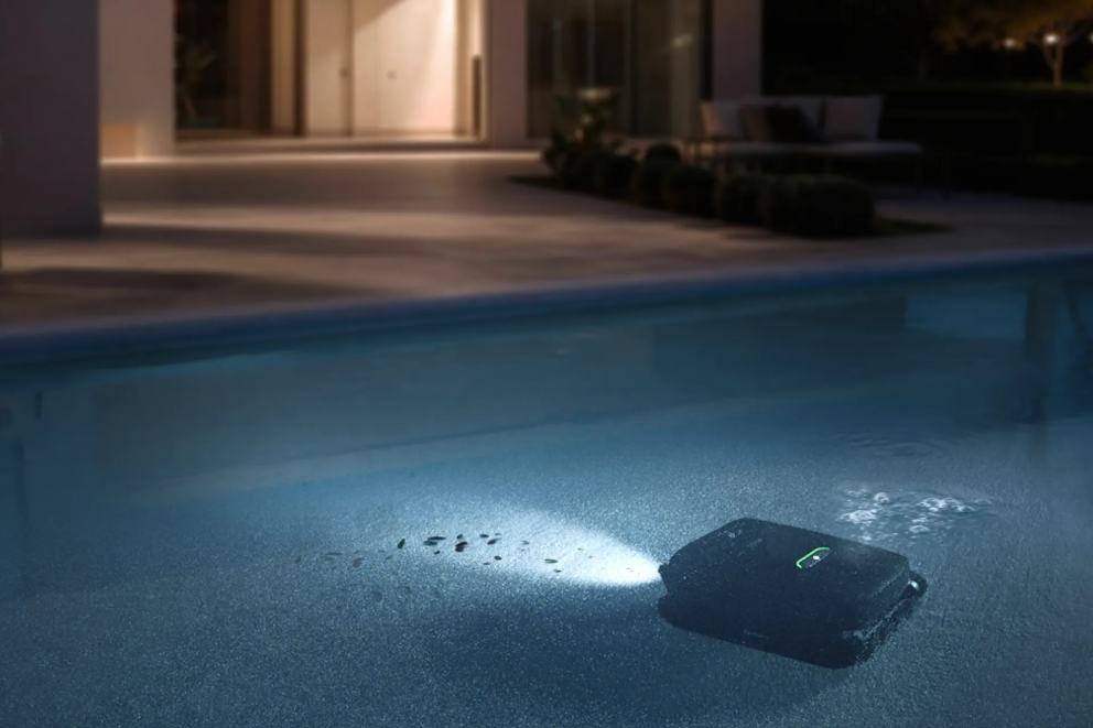 15亿元砸出90%份额，中国机器人拿下北美豪宅