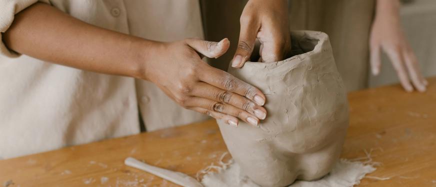 从TikTok爆款到生活方式品牌：Sculpd用空气粘土把陶艺变居家解压神器​