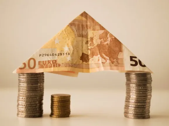 年入上百亿，大卖们正组团去香港敲钟