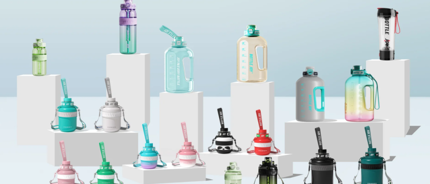 小品类大市场:功能水杯出海样本,吨吨桶凭大容量+社交属性斩获欧美健康消费群体