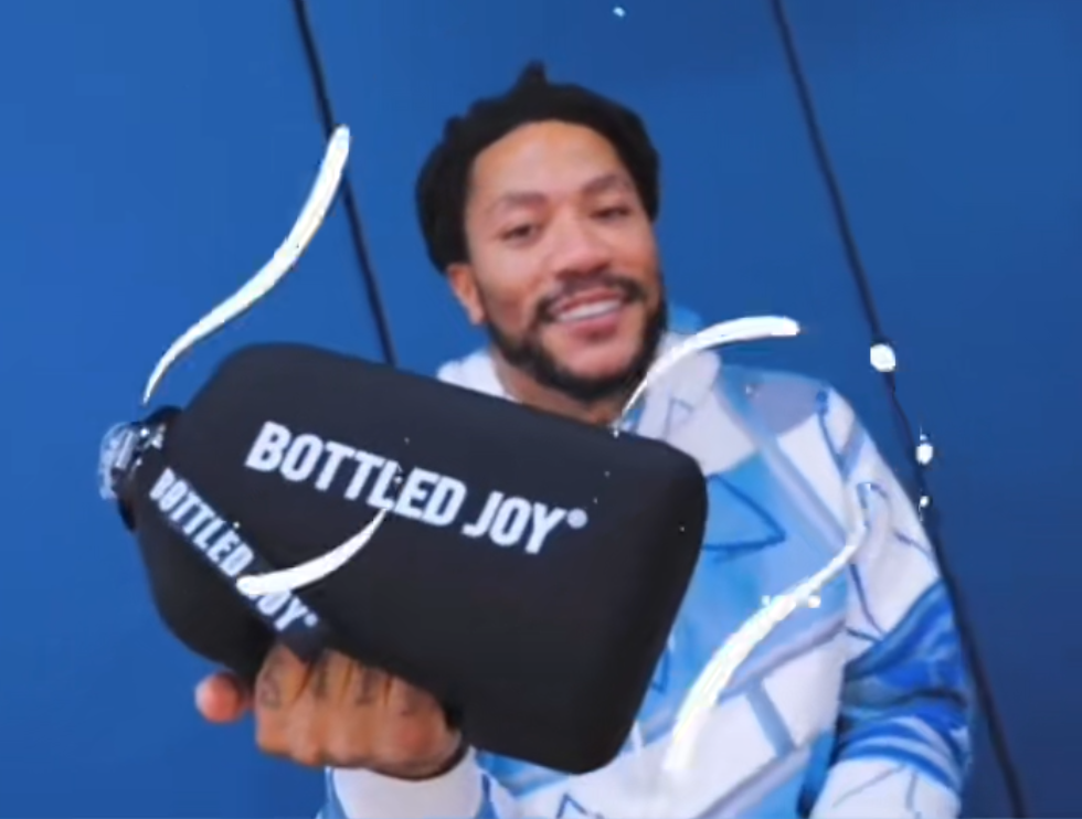 图片 小品类大市场:功能水杯出海样本,吨吨桶凭大容量+社交属性斩获欧美健康消费群体