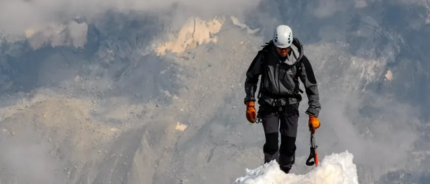 广东大卖的冲锋衣连续6年全球第一，年销56亿