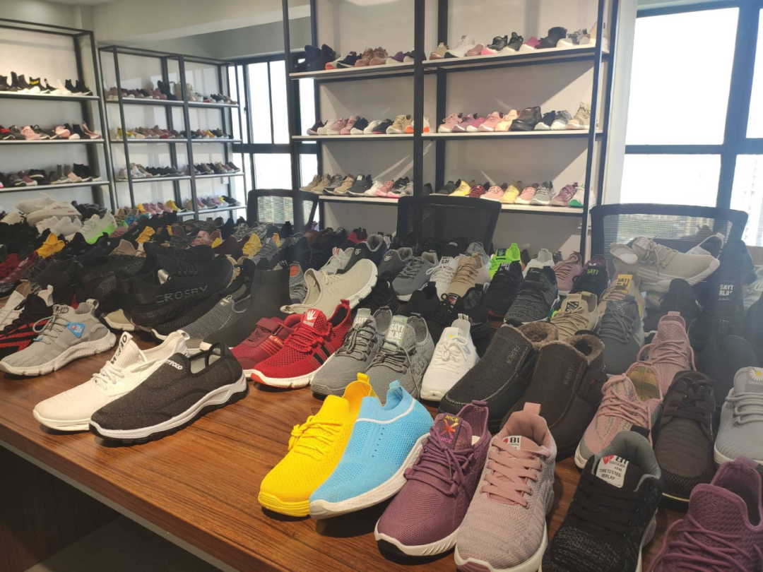 图片 外贸增速超全国10%:河南“新三样”出口暴增254%背后的转型密码