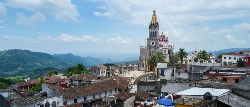 我在墨西哥做跨境，被人拿着AK抢货