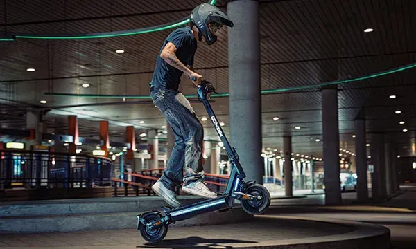 浙江丽水80后小伙出海创业,靠电动滑板车年赚超21亿!