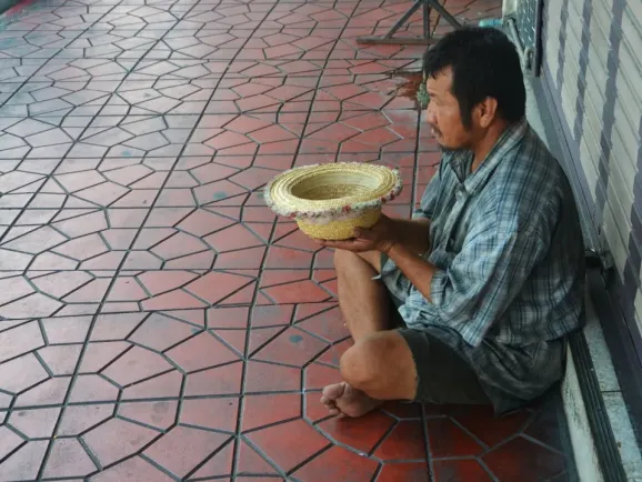 20年的外贸工厂，集体倒在了2025年