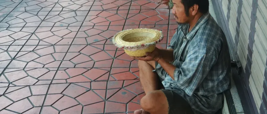 20年的外贸工厂，集体倒在了2025年