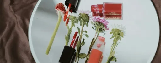 月入2700万，它靠什么干翻一众国际大牌？