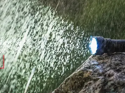 深圳手电横扫120国，细分场景赚到“高溢价”