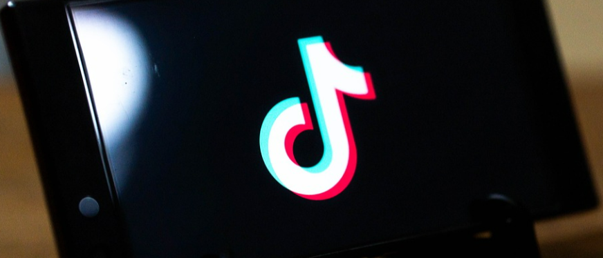 2025春夏东南亚女装趋势揭秘:跨境商家如何精准布局,引爆销量?