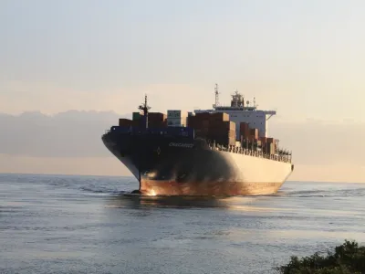 中国出口在关税风浪中增长5.6%，集装箱订舱量持续爆满