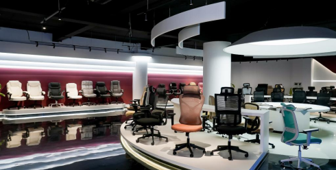 暴涨482%，连续6年销量第一，中国品牌靠卖椅子全球爆火 | 爆品洞察