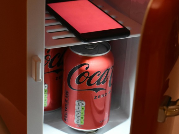 一条视频引爆180万播放！迷你小冰箱在海外卖疯了