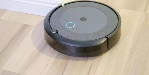 中國(guó)品牌屠榜CES！“飛檐走壁的掃地機(jī)器人”出現(xiàn)了