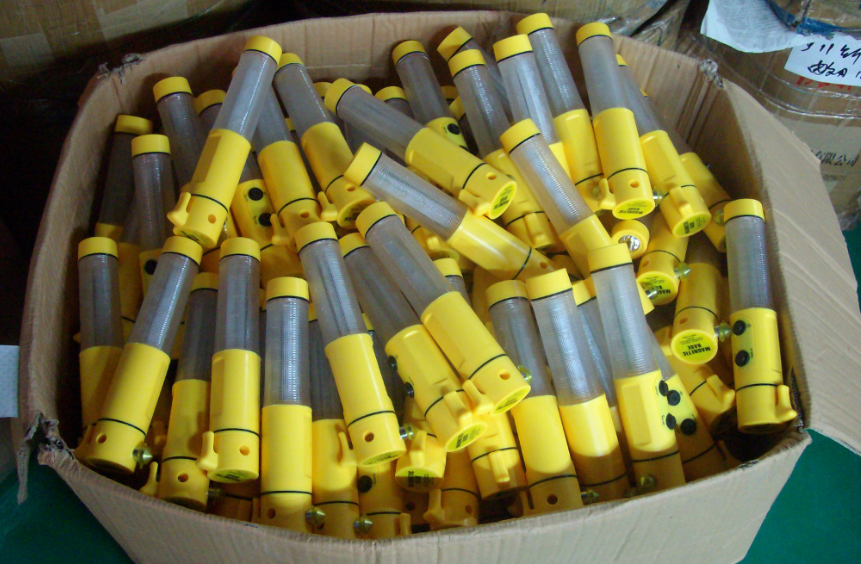 TikTok 美区汽车手持应急灯成黑马，15 天爆卖 139 万，便携照明赛道迎风口