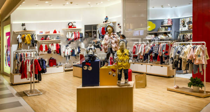 服装行业加速分化 运动品牌强劲出海!