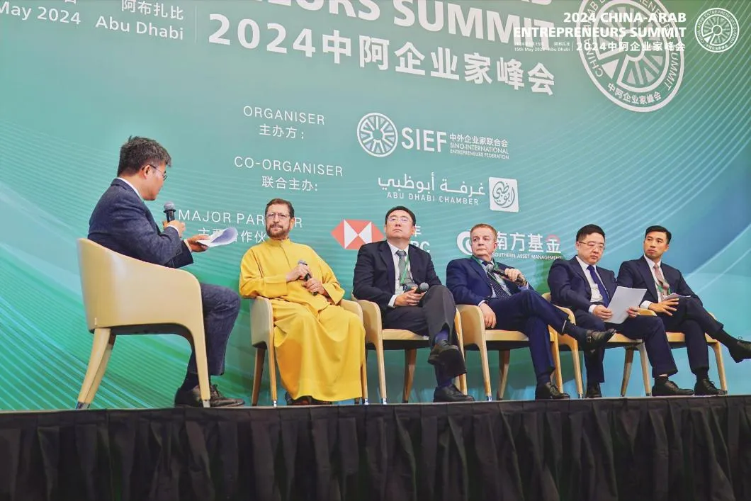 中企出海变局：风险与机遇中踏浪前行！