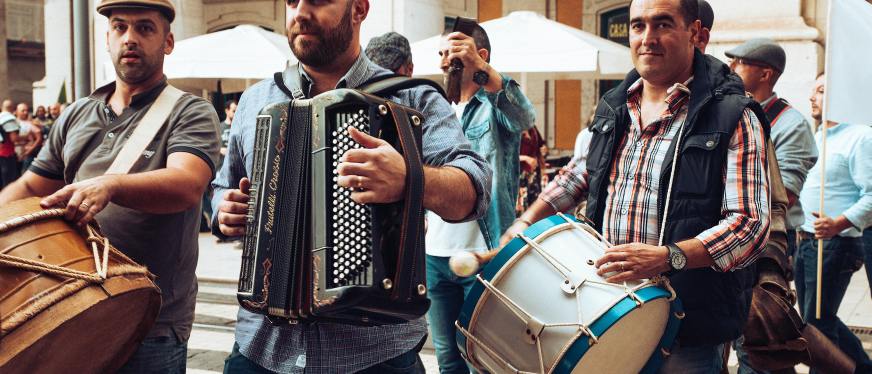 从科切拉到Met Gala,跨境卖家如何借势欧美文体狂欢?