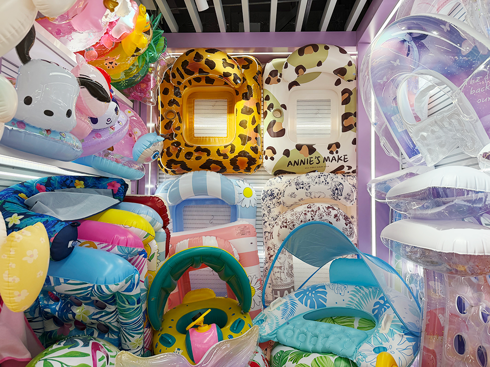 义乌：有五彩缤纷的夏天，就会有爆单的IP游泳圈！