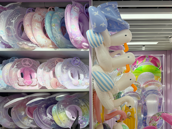 义乌：有五彩缤纷的夏天，就会有爆单的IP游泳圈！