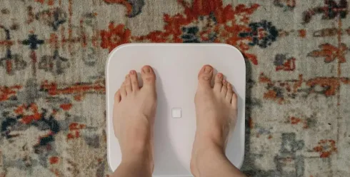 年入47亿的深圳大卖，她收手退市了