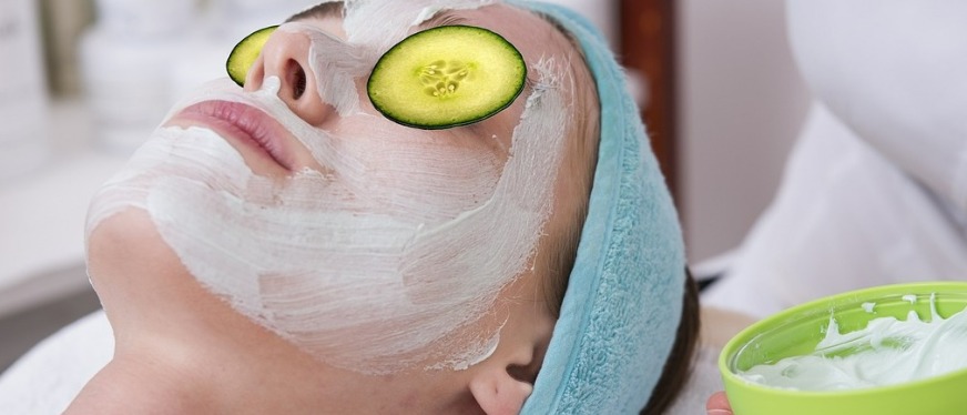 从“代工厂”到“全球品牌”：中国美妆出海的底层逻辑与顶层设计