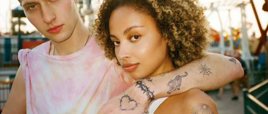 1万本金撬动3000万年收!两兄弟靠卖纹身贴白手起家