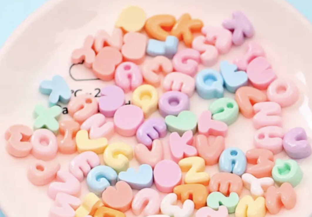 越南DIY装饰配件TikTok热销:本土店单月售3万单,电瓶车改装文化催生个性化消费