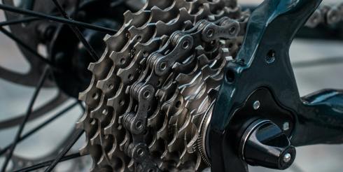 行业独立站案例拆解：机械/电子/五金/家居/仪器（从0到1实操指南）