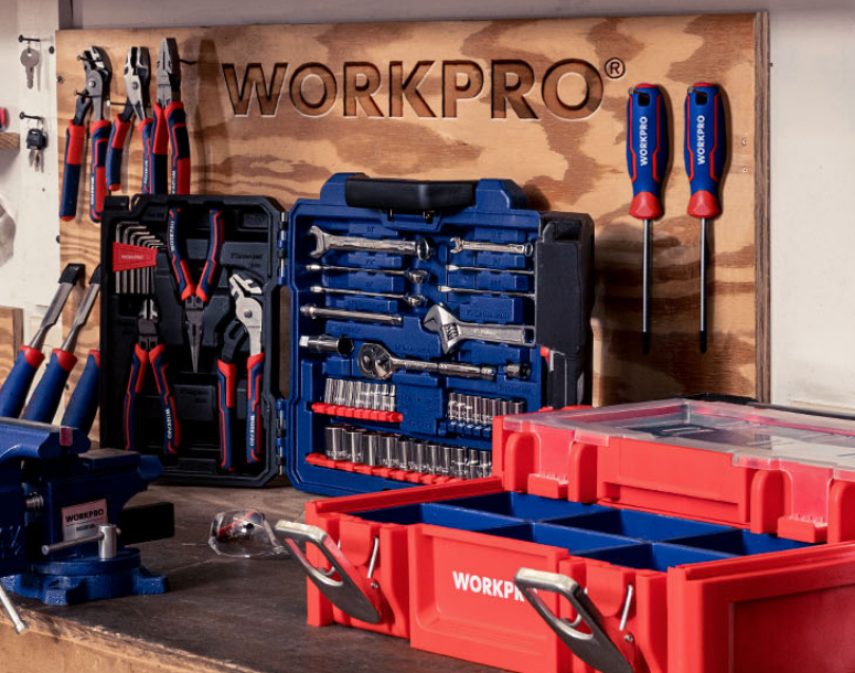 同行倒闭，它半年狂卖70亿