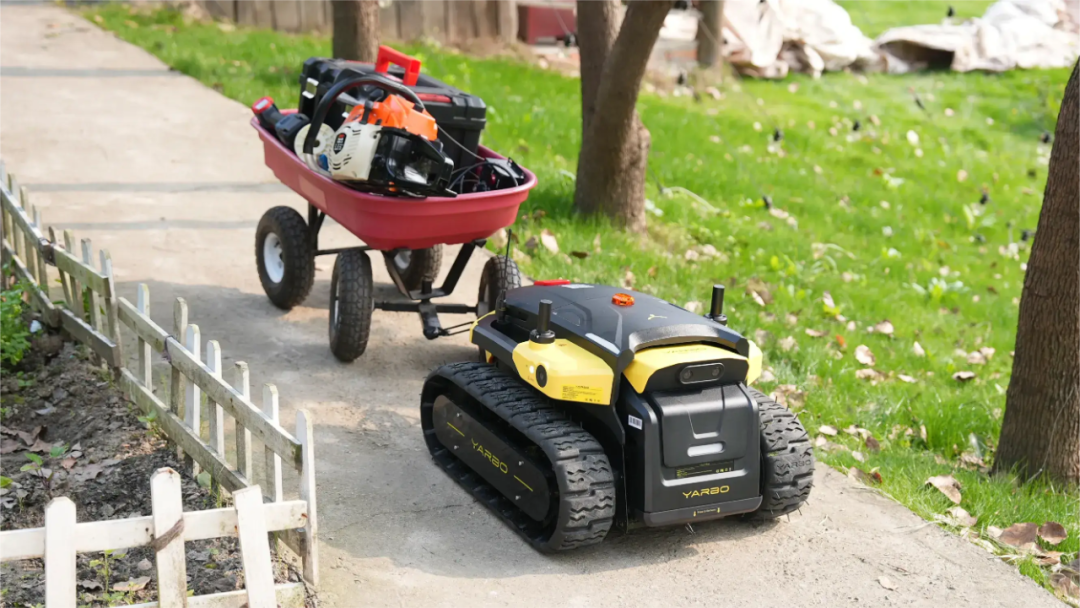 中国扫雪机器人海外热销：Yarbo十年研发攻克-25℃耐寒技术，年销2500万美元