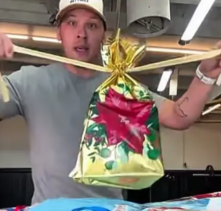 图片 上线两年狂卖1.2亿美金,这个品牌在TikTok杀疯了