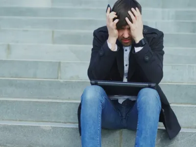 亏43亿！老牌巨头也扛不住寒冬？