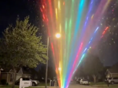 15天爆卖33万元，50倍差价引爆TikTok，“烟花水枪”海外疯抢 | 爆品洞察