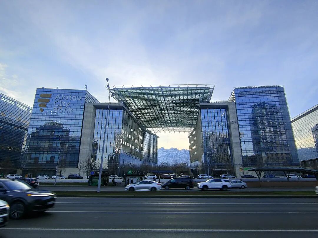 百万中国人涌入！这个中亚国家正成出海新热土