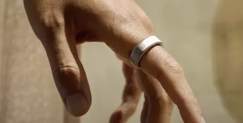 无屏穿戴新蓝海：智能戒指如何实现年销300万枚？