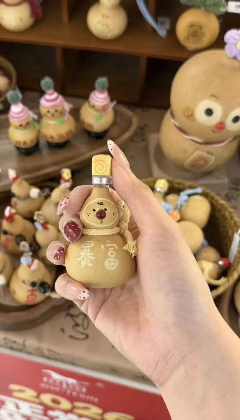 图片 年轻化文玩狂卖10万+,葫芦卖的什么“药”?