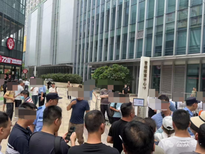 狂飙的平台，下跪的商家，在刺痛谁？