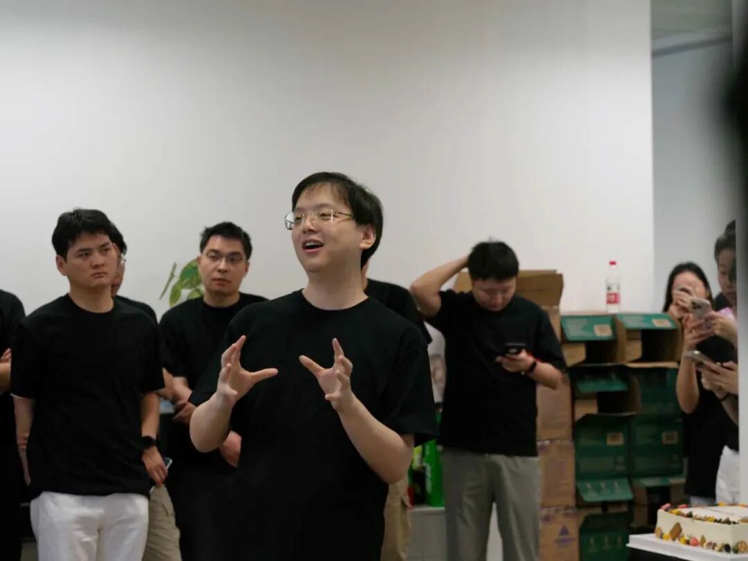 对话 Liblib 陈冕：关于活下来，以及所有接近死亡的时刻