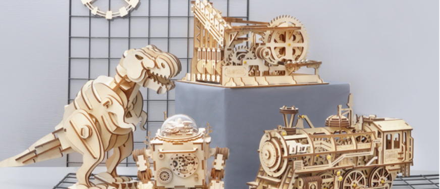 不玩IP、不靠盲盒，这个潮玩品牌做出了欧美爆款！