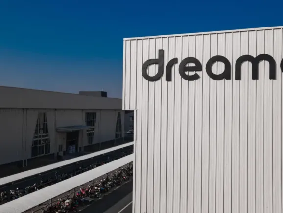 华东这个1年狂揽400亿跨境大卖，正式"杀入"宠物赛道！千亿宠物赛道迎来重磅玩家？