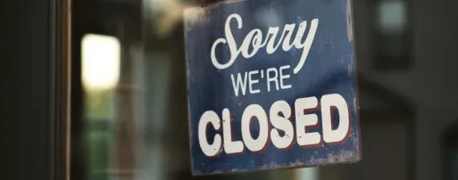 4年亏掉8个亿，又一巨头跌落神坛