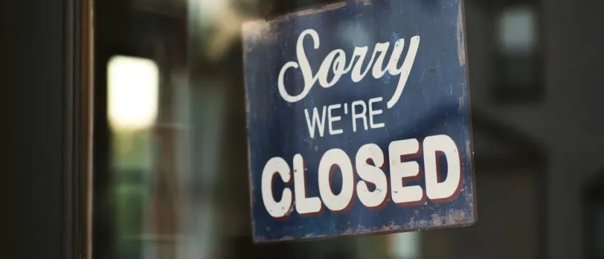 4年亏掉8个亿，又一巨头跌落神坛