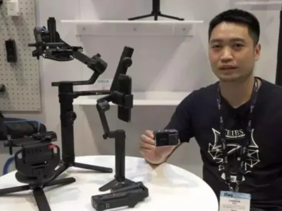 中国手持稳定器品牌全球崛起：飞宇科技年销2.5亿覆盖120国，智云亚马逊份额占60%
